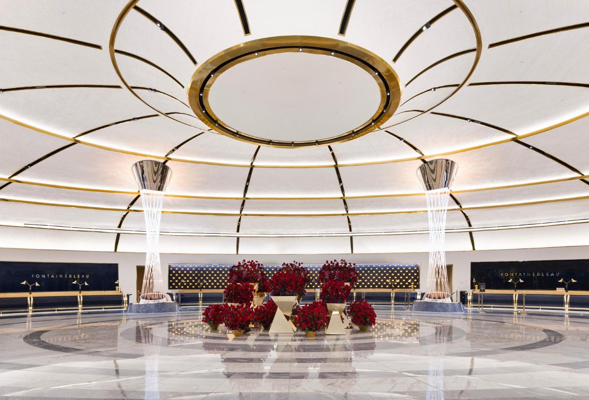 Fontainebleau Las Vegas Dış mekan fotoğraf The lobby of the hotel