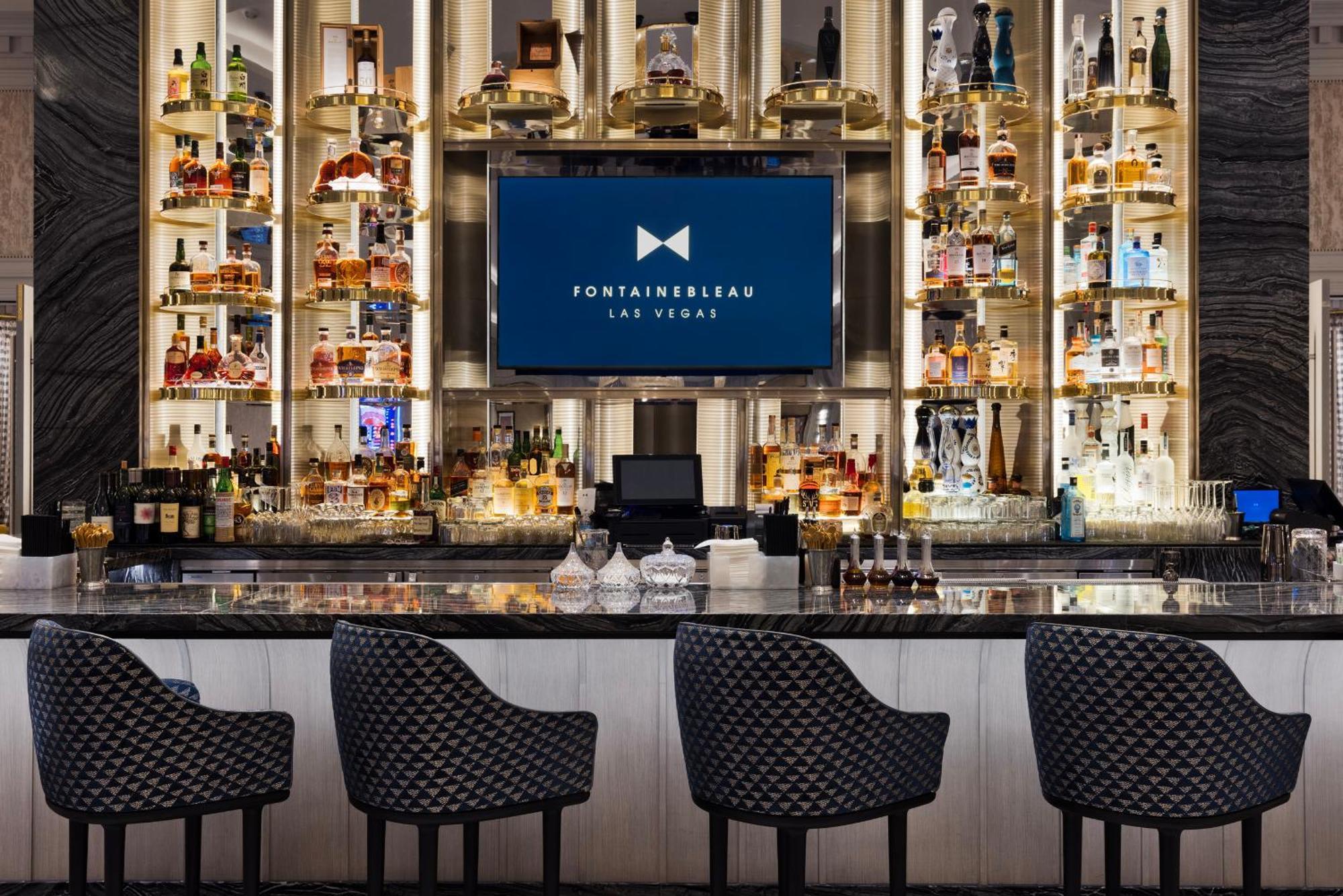 Fontainebleau Las Vegas Dış mekan fotoğraf The bar at the Fontainebleau Las Vegas