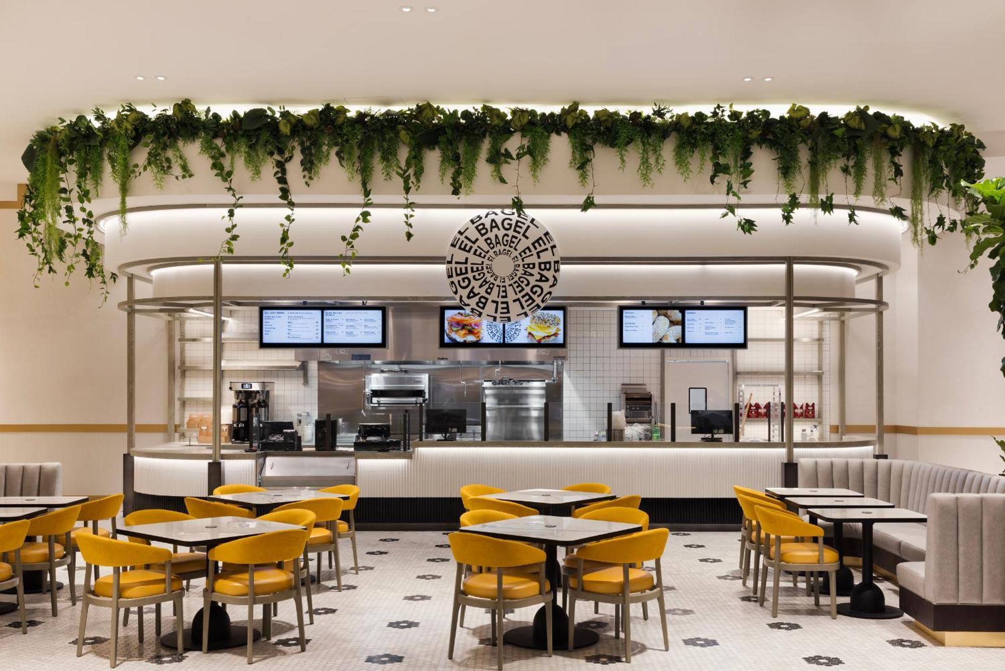 Fontainebleau Las Vegas Dış mekan fotoğraf Interior of a MOS Burger restaurant in Tokyo