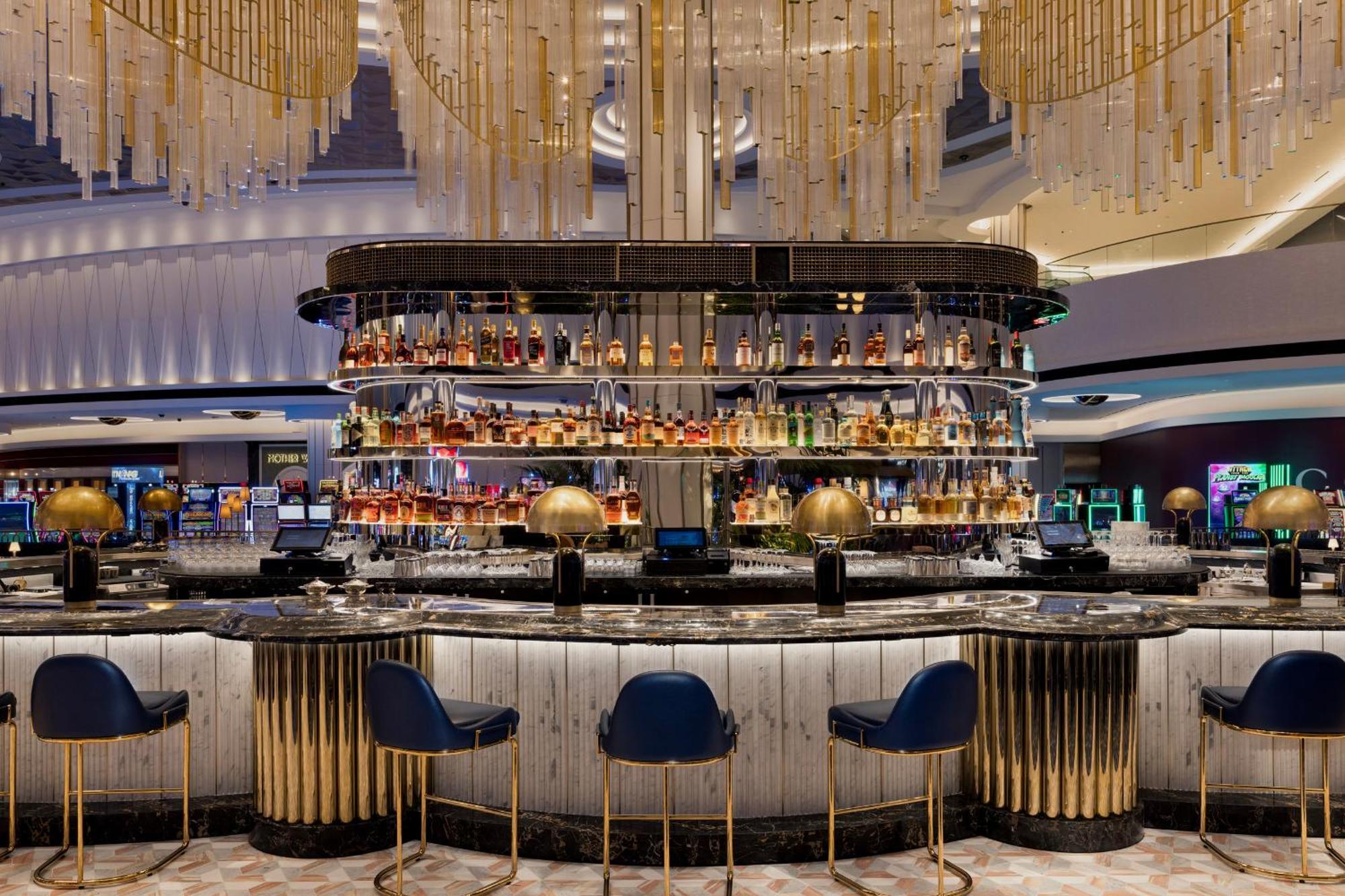 Fontainebleau Las Vegas Dış mekan fotoğraf The bar at the MGM Resorts in National Harbor, Maryland